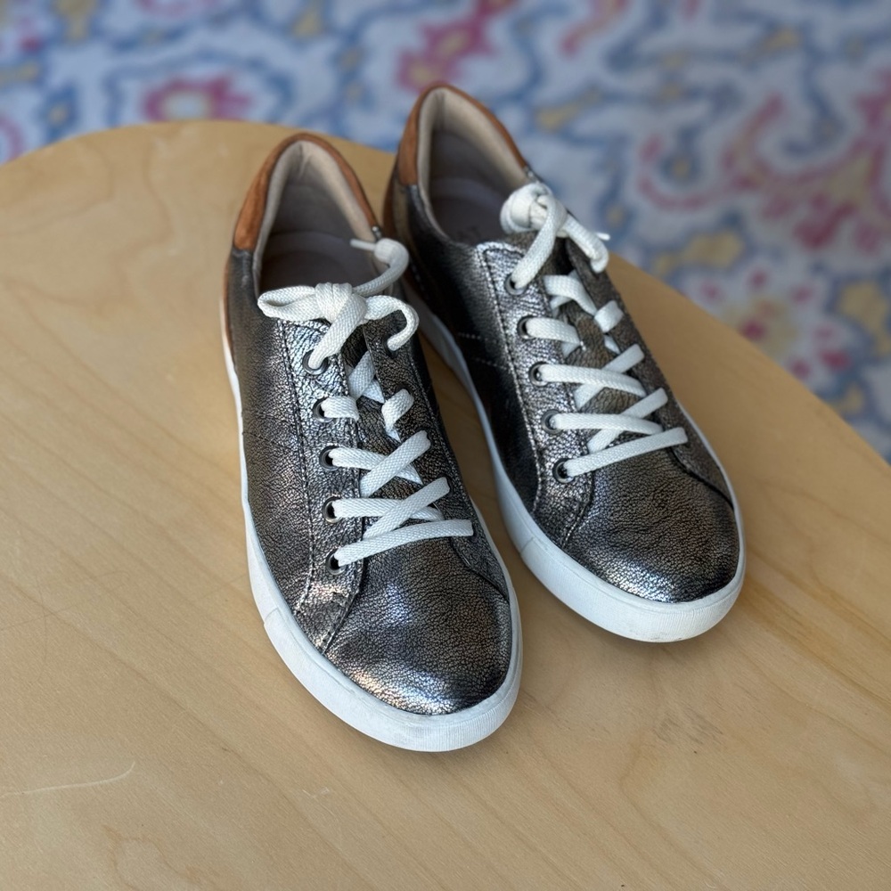 NATURALIZER Morrison Sneaker Silver Crackle